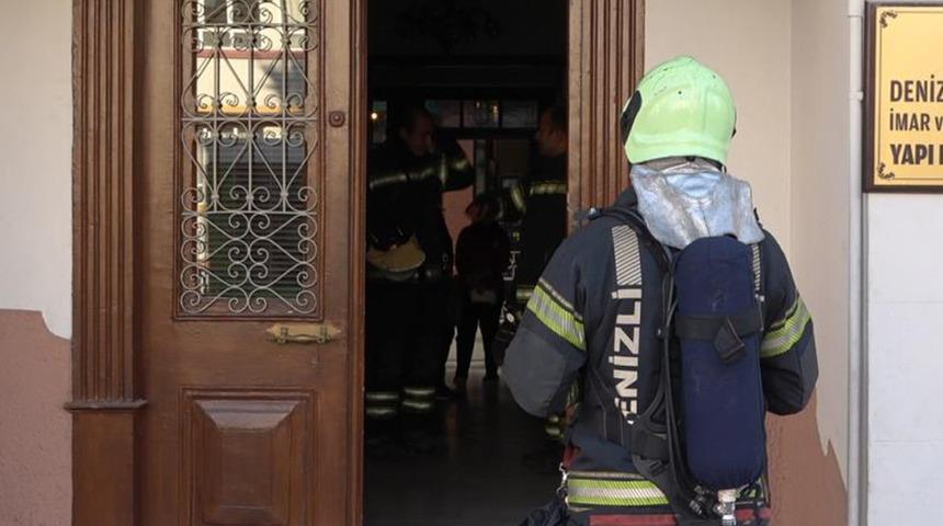 Gözü dönmüş kadın dehşet saçtı! Perukla geri döndü, 2 kadın personele asit attı