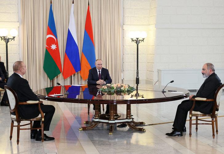 Soçi'de, Rusya-Azerbaycan-Ermenistan arasında kritik zirve! Putin duyurdu: Ortak bildiri kabul edildi