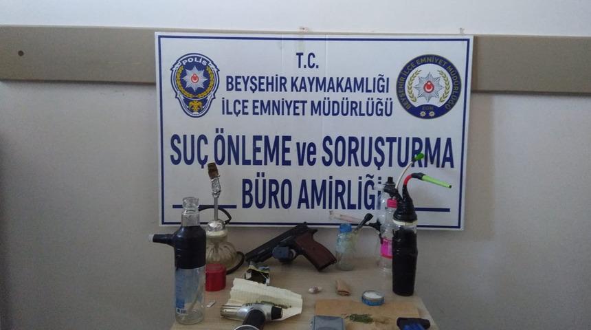 Polisin dur ihtarına uymadılar! Yakalanınca... Araçtan çıkanlar şoke etti