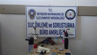 Polisin dur ihtarına uymadılar! Yakalanınca... Araçtan çıkanlar şoke etti