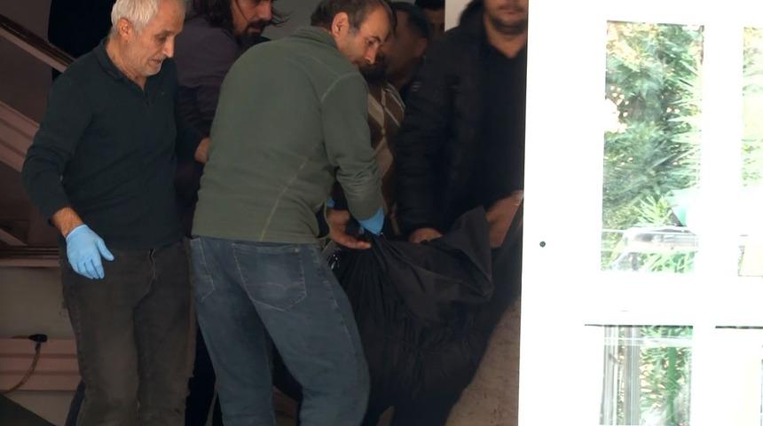 İstanbul&rsquo;da emekli albayın sır &ouml;l&uuml;m&uuml;: Eşinin silahıyla vurulmuş halde bulundu