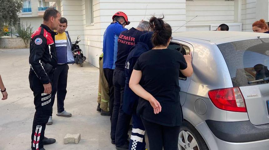 Otomobilin kapısı bir anda kilitlendi! 10 aylık bebek için seferber oldular