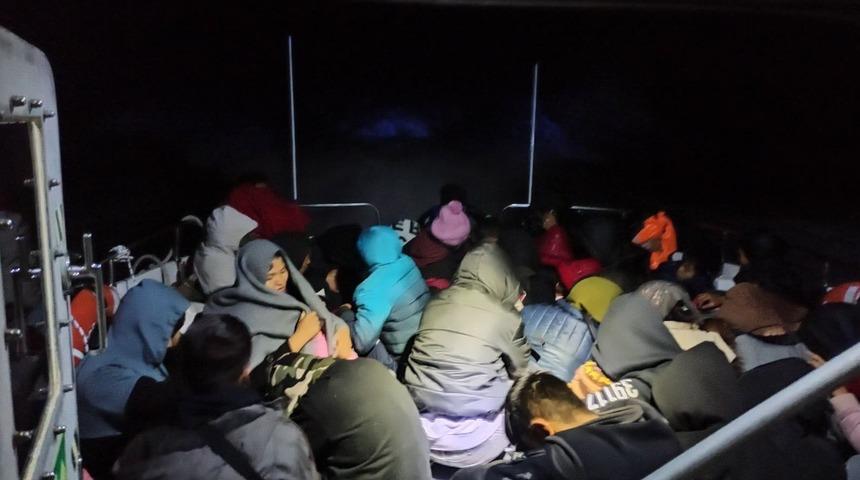 &Ccedil;anakkale&rsquo;de 42 d&uuml;zensiz g&ouml;&ccedil;men kurtarıldı