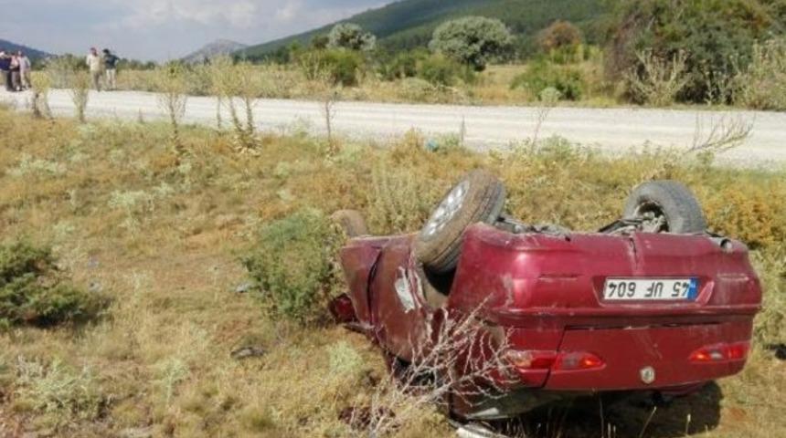 Hastane yolunda feci kaza: 3 kardeş &ouml;ld&uuml;, 1 kişi yaralandı