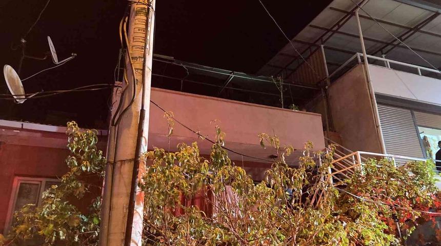 İzmir&rsquo;de evde &ccedil;ıkan yangında 1 kişi hayatını kaybetti