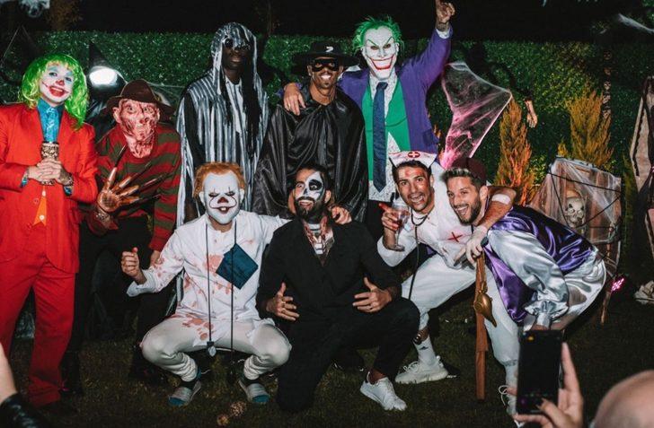 Galatasaraylı futbolcuların Hallowen kostümleri olay oldu! 'Mertens neden Maraş dondurmacısı?' G4