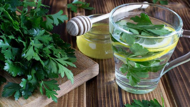 Maydanoz sapı çayı faydaları nelerdir, neye iyi gelir? Maydanoz sapı çayı nasıl yapılır ve demlenir?