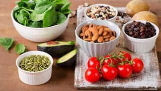 K vitamini nelerde var? K vitamini hangi besinlerde bulunur, K vitaminin eksikliği belirtileri nedir?