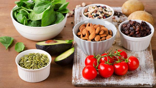 K vitamini nelerde var? K vitamini hangi besinlerde bulunur, K vitaminin eksikliği belirtileri nedir?