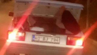 Otomobil bagajındaki tehlikeli yolculuk 'pes' dedirtti