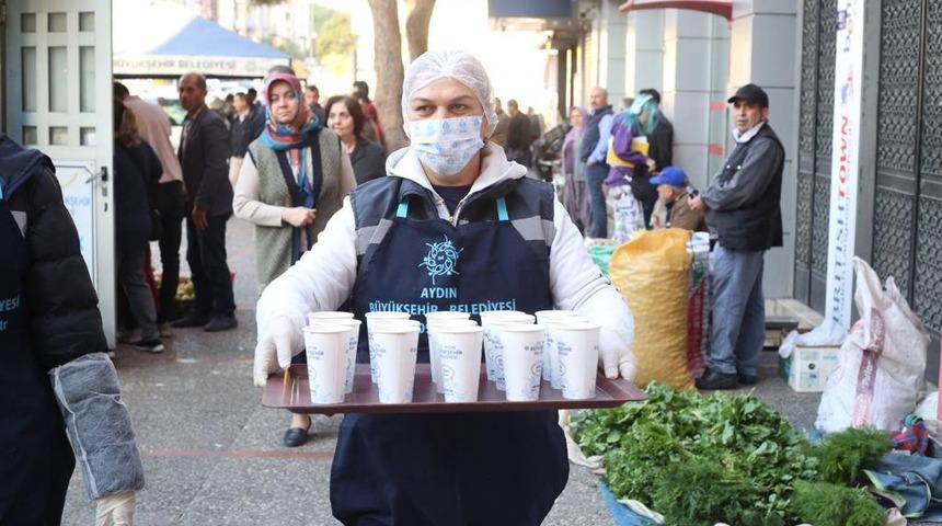 Aydın Büyükşehir Belediyesi sabahları sıcak çorba ikramına başladı