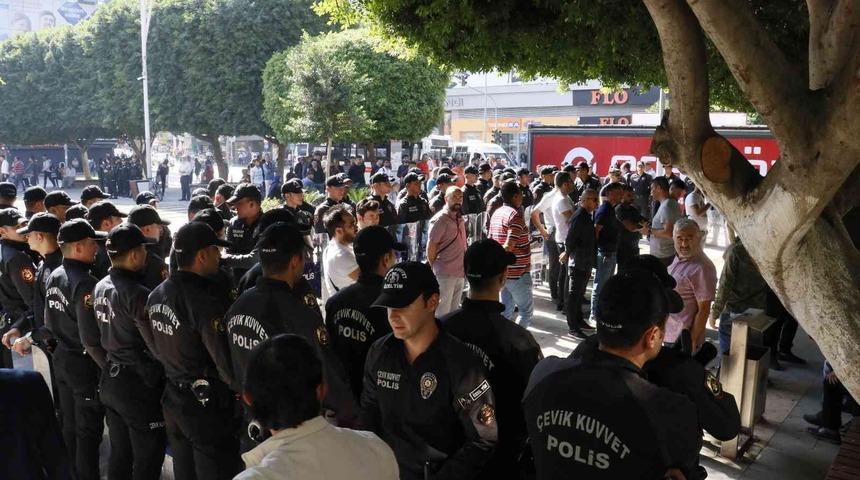 İzinsiz basın a&ccedil;ıklaması yapmak isteyen HDP&rsquo;lilere izin verilmedi