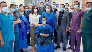 Kalbi duran genç, babasının kalp masajıyla hayata tutundu