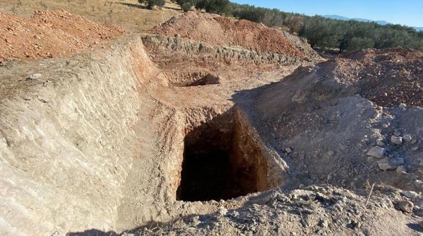 2 şüpheli şahıs kaçak kazı yaparken suçüstü yakalandı!