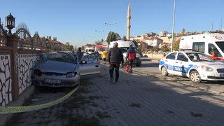 Sivas'ta otomobillerin çarpıştığı kazada bir öğrenci öldü, 2 kişi yaralandı