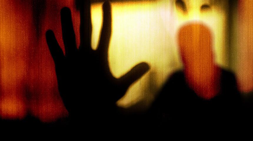 İğrenç iddia, çocukların öğretmenlerine anlatmasıyla ortaya çıktı! Cinsel istismardan tutuklandı... O antrenör hakkında 90 yıla kadar hapis talebi