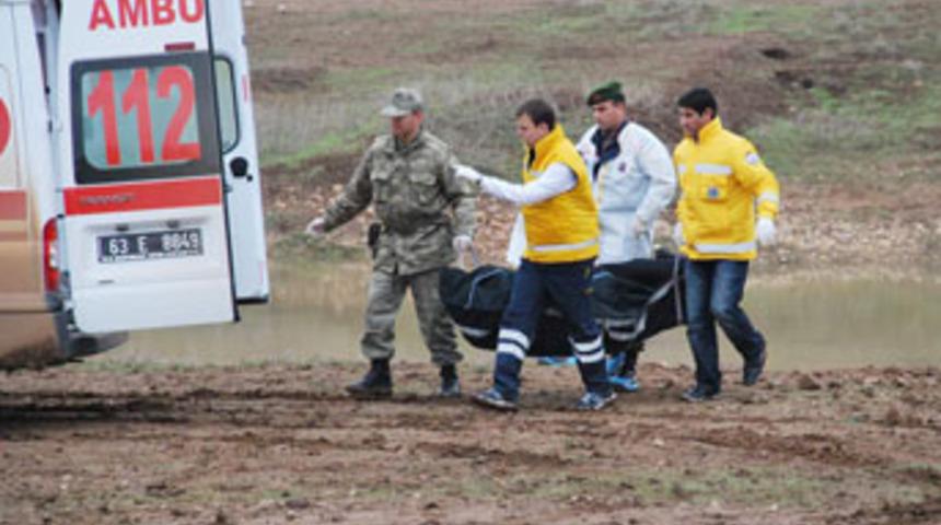 Genç kızı kafasını keserek öldürdüler
