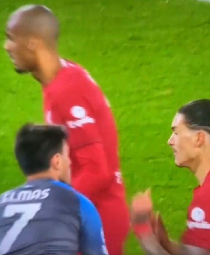 Eski Fenerbahçeli Eljif Elmas saha içinde dayak yedi! Hakemin kararı ise herkesi çileden çıkardı G4