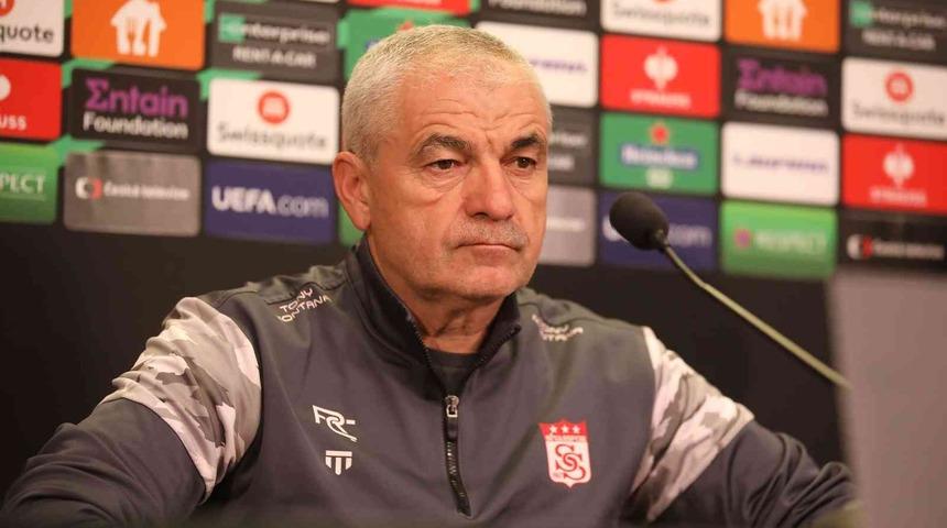 Rıza Çalımbay: "Avrupa'da kazanıp, Fenerbahçe maçına moralli çıkacağız"