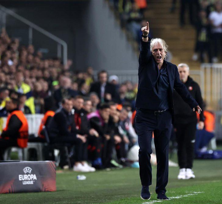 Son dakika: Kritik maç öncesi gerilim arttı! Jorge Jesus'tan Mircea Lucescu'ya gönderme: "Bu onun problemi!" G5