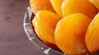 Çok dikkatli olun! Herkes çok faydalı sanıyor: Kuru kayısının az bilinen zararı