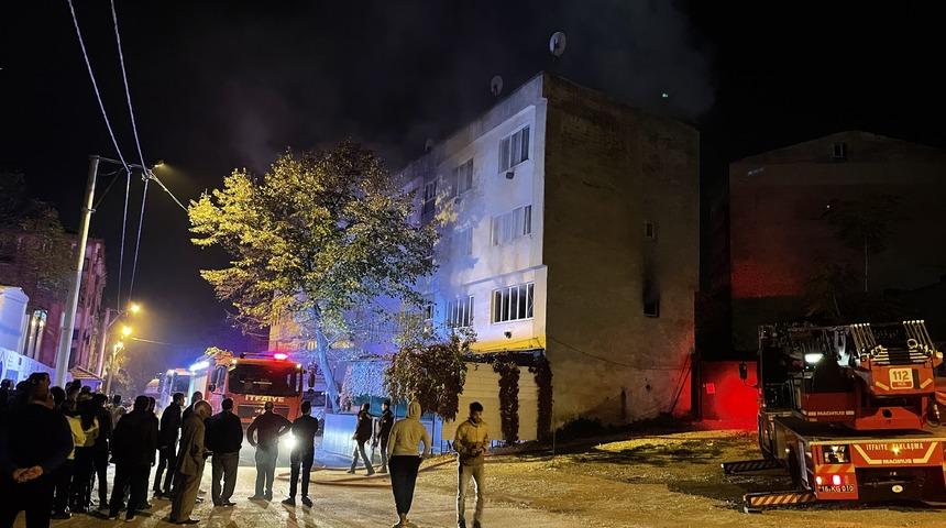 Bursa'da eşiyle kavga eden kişi evini yaktı