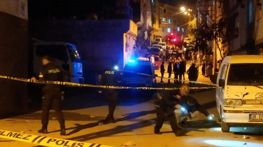 Gaziantep'te komşu aileler arasında sokak ortasında silahlı çatışma: 1 ölü, 3 yaralı