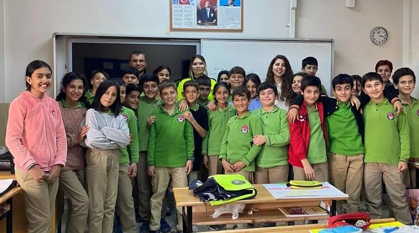 Erzincan&rsquo;da &ouml;ğrenci ve &ouml;ğretmenlere su&ccedil;tan korunma y&ouml;ntemleri anlatılıyor