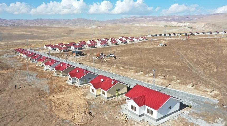 Van’daki deprem konutları için anahtar teslimi