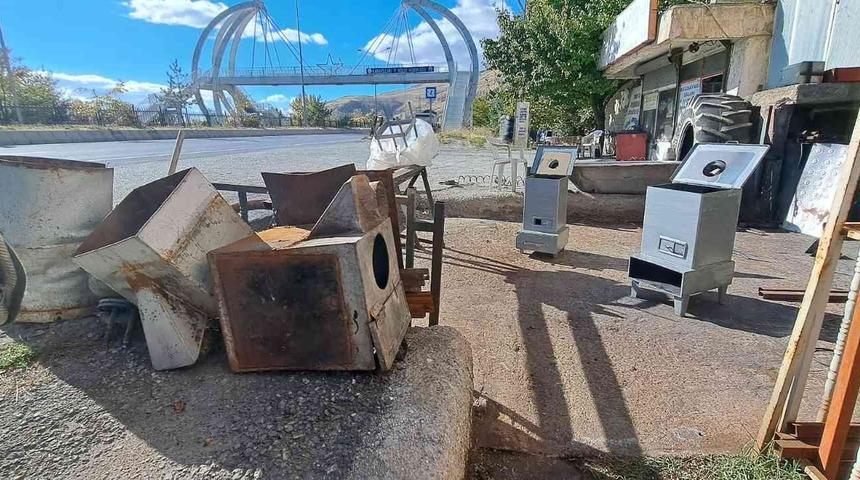 80 yaşındaki demirci ustası azmiyle &ouml;rnek oluyor