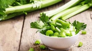 Kereviz nasıl tüketilir, çiğ olarak yenir mi? Sap kereviz nasıl kullanılır, faydaları nelerdir?