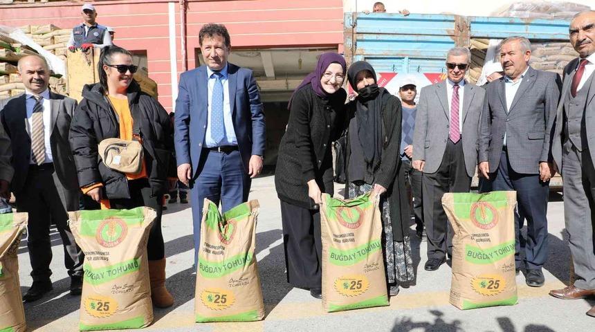 Akyurt’ta 30 ton tohum çiftçilere emanet