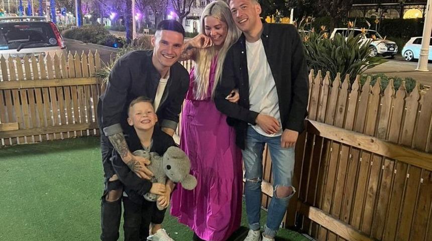 Bebeğinin babası tarafından bir erkek için terk edildi! “Şimdi onun erkek arkadaşı benim en iyi arkadaşım”