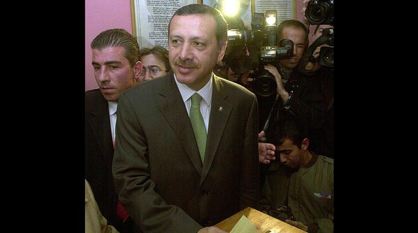 Cumhurbaşkanı Erdoğan'dan '3 Kasım 2002' paylaşımı! "20 yıl önce bugün, bu saatler"