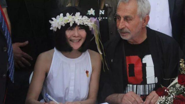 Hayatını kaybeden Rıza Akın'ın Japon eşi törende gözyaşlarına boğuldu! Zor anlar