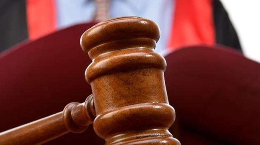 12 yaşındaki &ccedil;ocuk 18 yaşında g&ouml;z&uuml;k&uuml;yor diye cinsel istismardan beraat etti