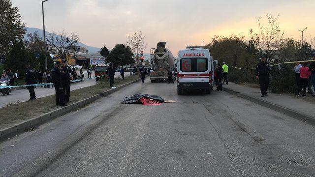 Bursa'da beton mikserinin altında kalan bisikletli çocuk hayatını kaybetti