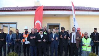 Başkale'de depremzedelere konutları teslim edildi