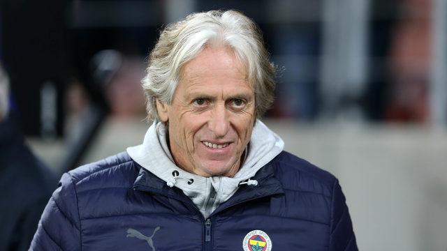 Jorge Jesus: Köpek balıkları arasında yer edinmeye çalışıyoruz