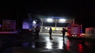 Benzin istasyonunda kamyon yandı! Polislerin dikkati sayesinde faciadan dönüldü