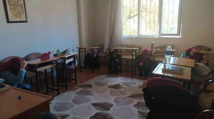 Erzincan’da Kur’an kurslarında çök- kapan- tutun ve tahliye tatbikatı gerçekleştirildi