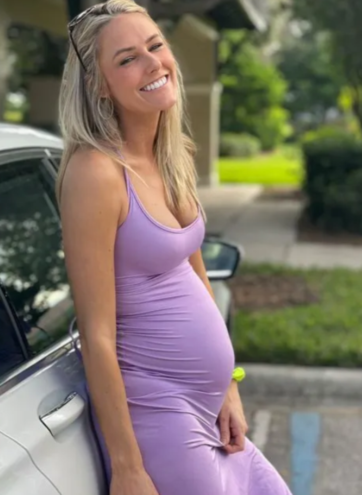 Çok eşli ilişki yaşayan sosyal medya fenomenleri Jessica ve Stephen DeMarco müjdeyi verdi! “Çok eşli bir ilişkim var ve hamileyim” G5