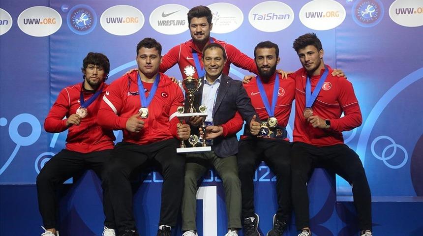 Grekoromen Güreş Milli Takımı, Dünya Kupası'nda mücadele edecek