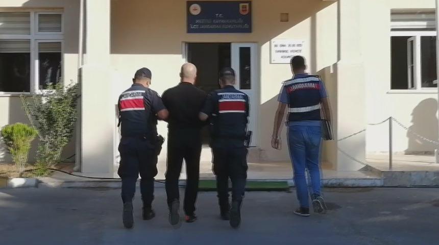 Mersinde "balina kusmuğu" ile tarihi eserler ele geçirildi