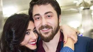 Semih Öztürk ile boşanacağı konuşuluyordu! Kurretülayn Matur kıyafetinin göğüs kısmını paylaştı