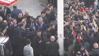 Cumhurbaşkanı Erdoğan'dan Taksim’de vatandaşlara simit ikramı