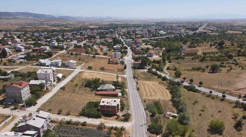 Konya Büyükşehir, Hüyük’e 40,2 kilometre daha mahalle yolu kazandırdı