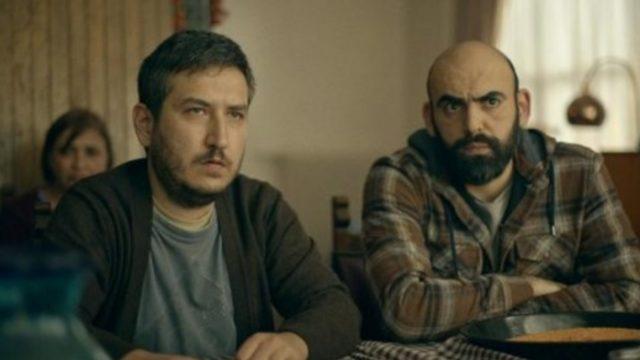 Son zamanların sevilen absürt komedisi Gibi'nin İlkkan'ının tarzını benimsemek isteyenlere gömlek önerileri