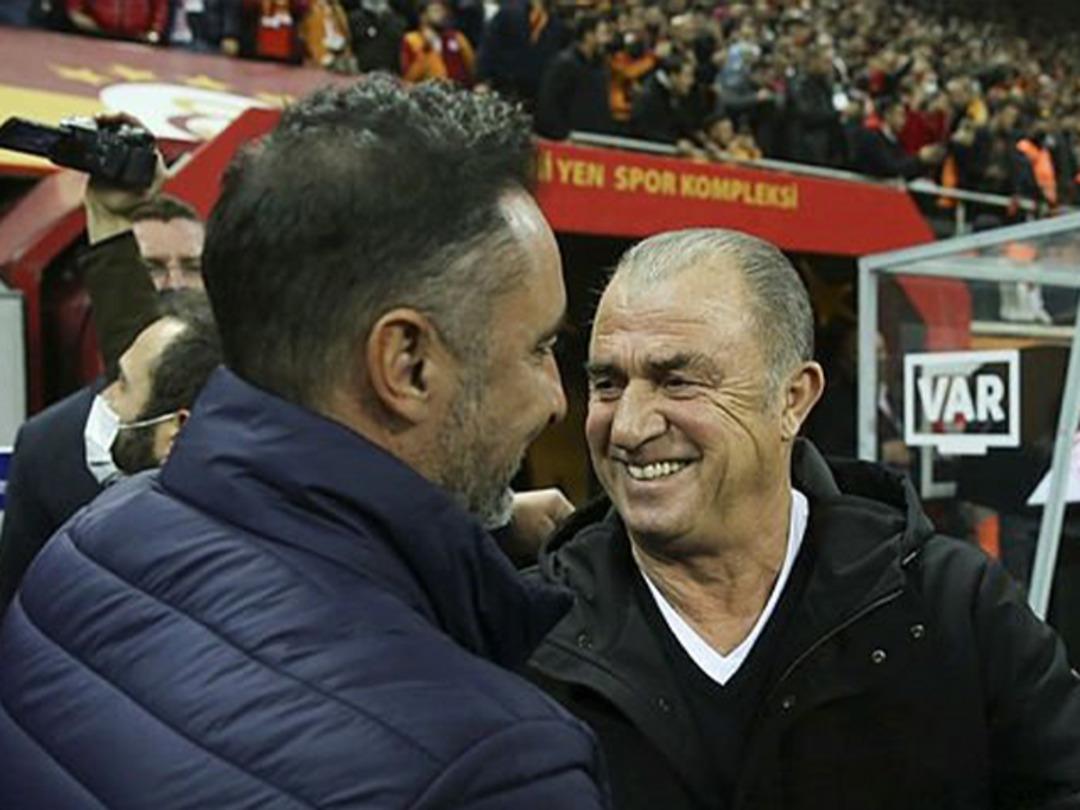 Fenerbah&ccedil;e'de yarım kalan hikayesini tamamlayamamıştı, Corinthians'tan da ayrılıyor! Vitor Pereira'nın Brezilya macerası da beklediği gibi gitmedi...