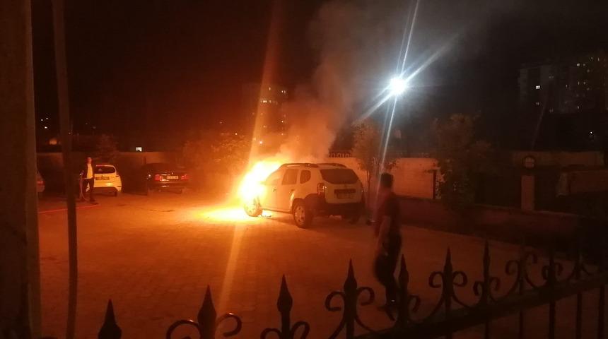 Park halindeydi! &Ccedil;ıkan yangınla kullanılamaz hale geldi